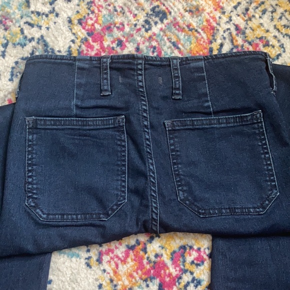 Free People size 25 mid-high waist jeans in a dark blue wash - Picture 5 of 6